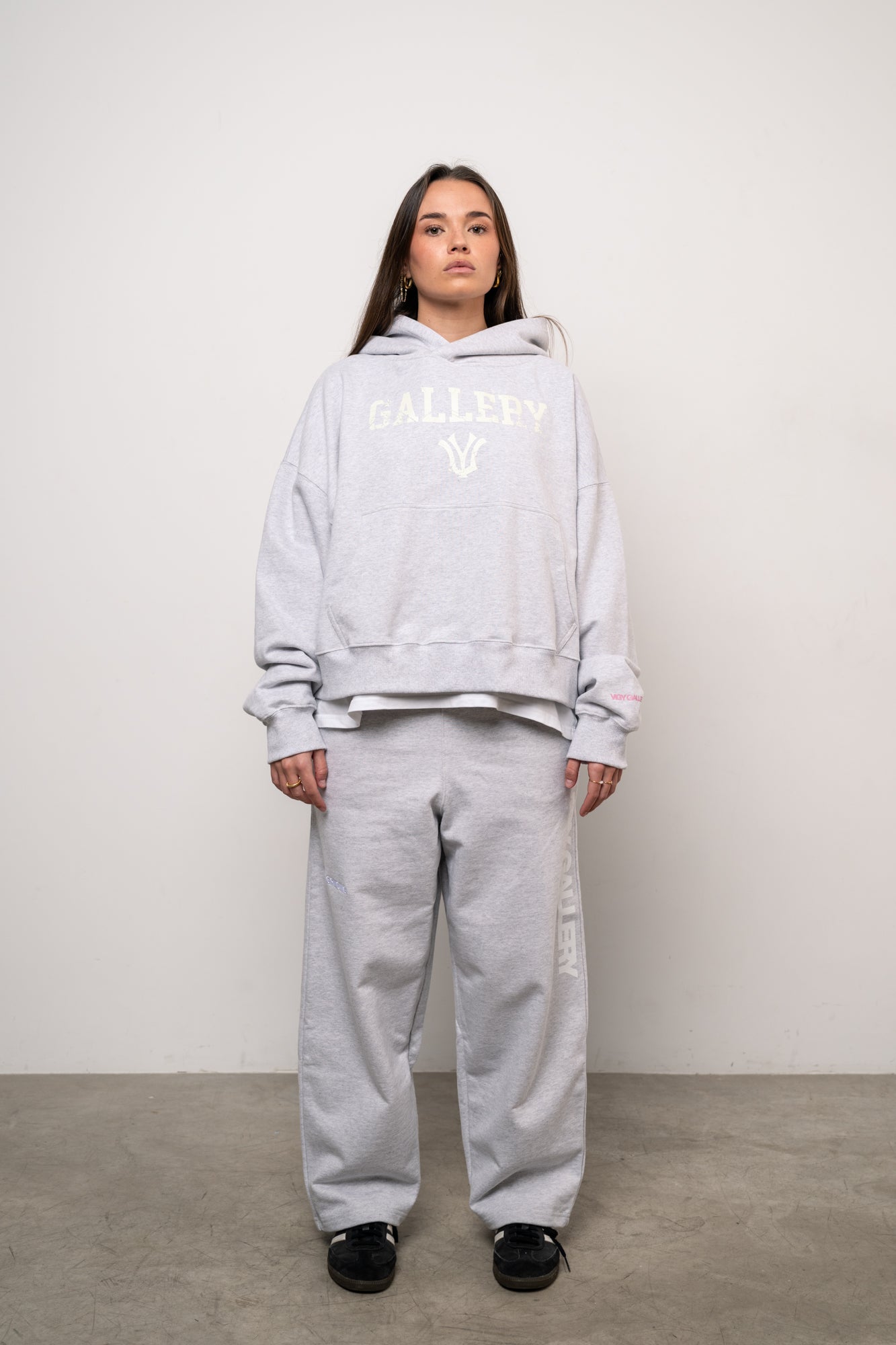 REVERSE LOGO SWEATPANTS GRIS